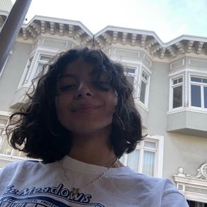 Meet your Posher, Leslie